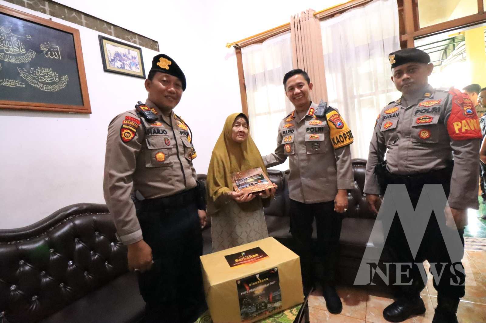 Kapolres Bojonegoro AKBP Mario Prahatinto anjangsana ke Alm Peltu (Purn) Kislan Abdul Rozak