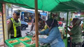 Satlantas Polres Bojonegoro borong jualan UMKM