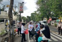 Polres Malang berbagi takjil ke pengguna jalan