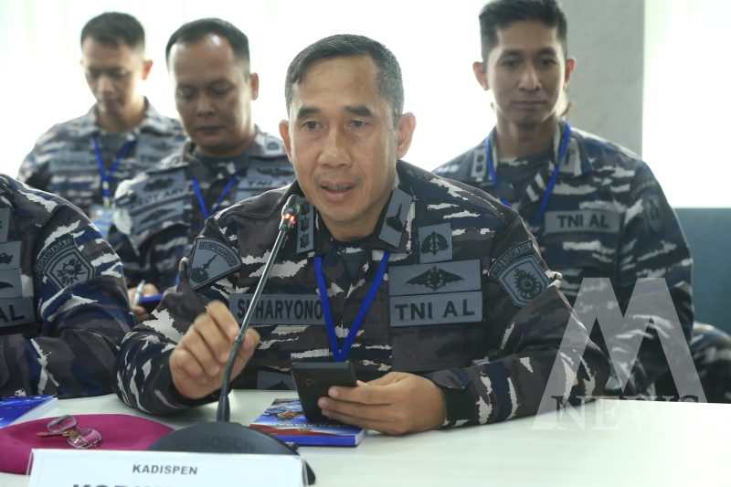 Kepala Dinas Penerangan (Kadispen) Kodiklatal, Kolonel Marinir Suharyono