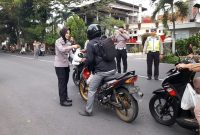 Satlantas Polres Bondowoso Berbagi Takjil