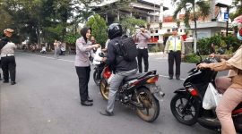 Satlantas Polres Bondowoso Berbagi Takjil