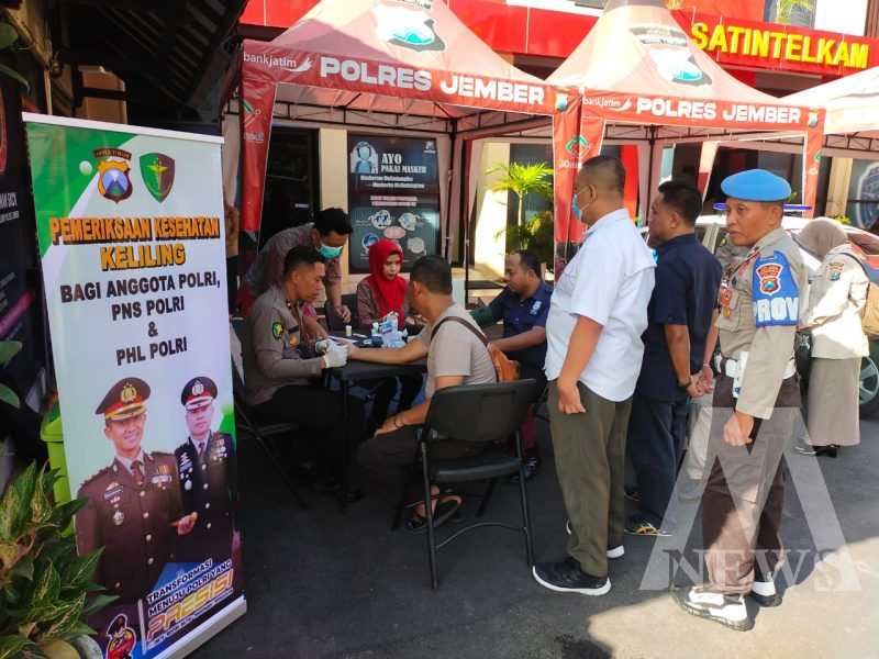 Sidokkes Polres Jember beri layanan keliling