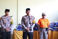 Wakapolres Tanjung Perak Kompol Ari Bayuaji didampingi Kapolsek Kenjeran Kompol Ardi Purboyo