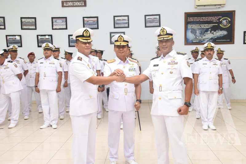 Dankodikopsla Laksamana TNI Muhammad Iwan Kusumah pimpin sertijab Danpusdikpel Letkol Laut (P) Raden Mohamad Candra Wirabraja