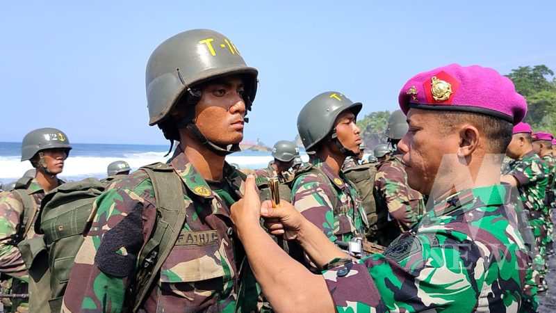 Dankodikmar Brigjen TNI Marinir Samson Sitohang tutup satgas Dikko-173 Marinir