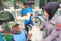 Polres Bojonegoro salurkan bantuan sembako ke warga