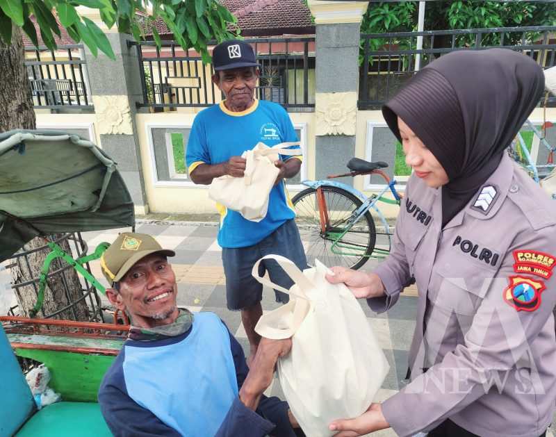 Polres Bojonegoro salurkan bantuan sembako ke warga