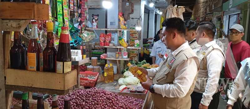 Satgas Pangan Polres Malang cek produk kadaluwarsa