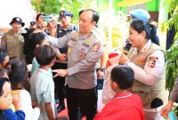 As-SDM Kapolri Irjen Pol Dedi Prasetyo kunjungi korban banjir Demak