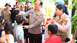 As-SDM Kapolri Irjen Pol Dedi Prasetyo kunjungi korban banjir Demak