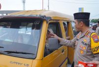 Kapolresta Sidoarjo Kombespol Christian Tobing berbagi berkah ramadhan