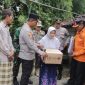Kapolres Tuban AKBP Suryono dan BPBD beri bantuan warga terdampak gempa