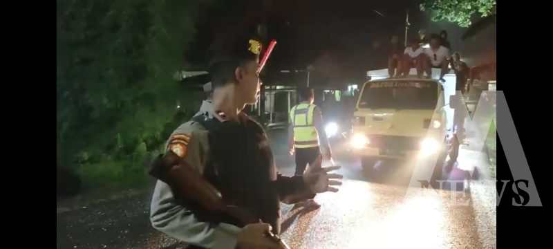 Polisi amankan 5 truk dan pickup beserta sound sistem