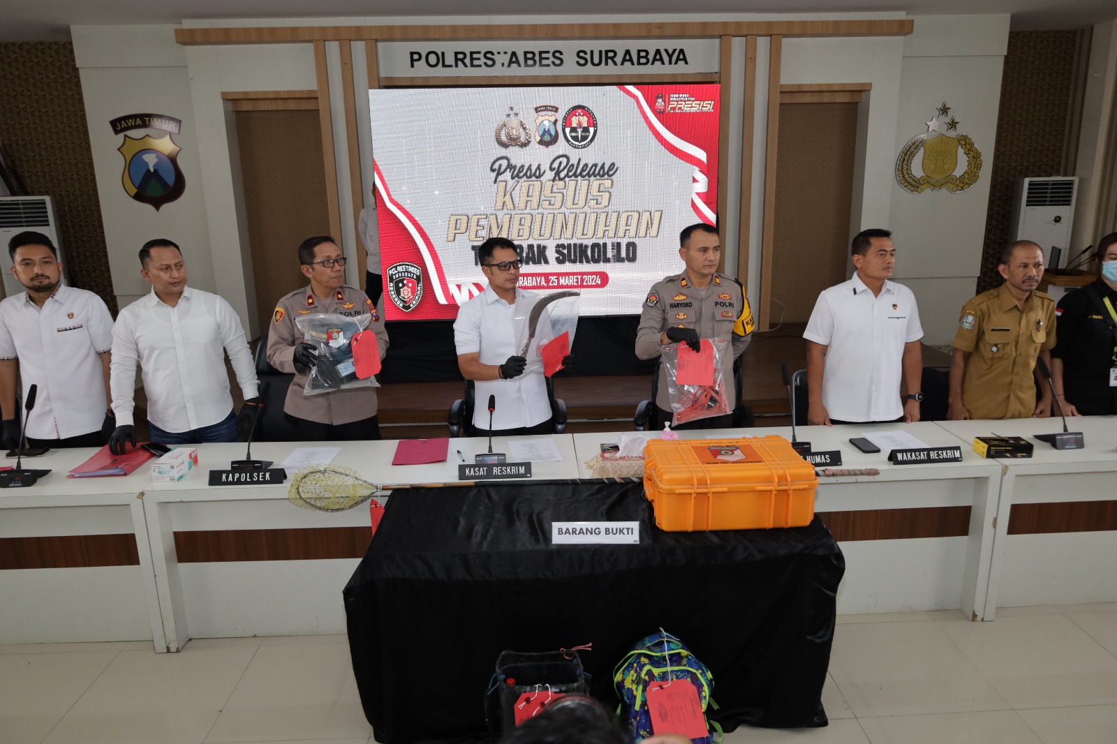 Polisi bekuk tersangka pembunuhan di sukolilo Surabaya