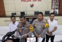 Kabid Humas Polda Jatim Kombespol Dirmanto didampingi Kapolres Pamekasan AKBP Jazuli Dani Irawan
