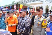 Kapolda Jatim Irjen Pol Drs. Imam Sugianto dampingi KASAL Laksamana TNI Dr. Muhammad Ali Bansos ke Bawean
