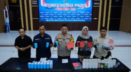 Polres Blitar Kota, amankan 2 perakit dan penjual bahan peledak beserta barang buktinya