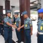 Dankodikdukum Laksma TNI Dr. Taufik Arief mengucapkan selamat atas kenaikan pangkat