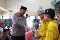 Kapolres Pelabuhan Tanjung Perak Surabaya AKBP William Cornelis Tanasale santuni anak yatim
