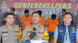 Kapolresta Sidoarjo Kombespol Christian Tobing ungkap kasus Pengeroyokan