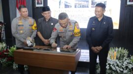 Kapolda Jatim Irjen Pol Drs. Imam Sugianto resmikan gedung opsnal Polresta Malang Kota
