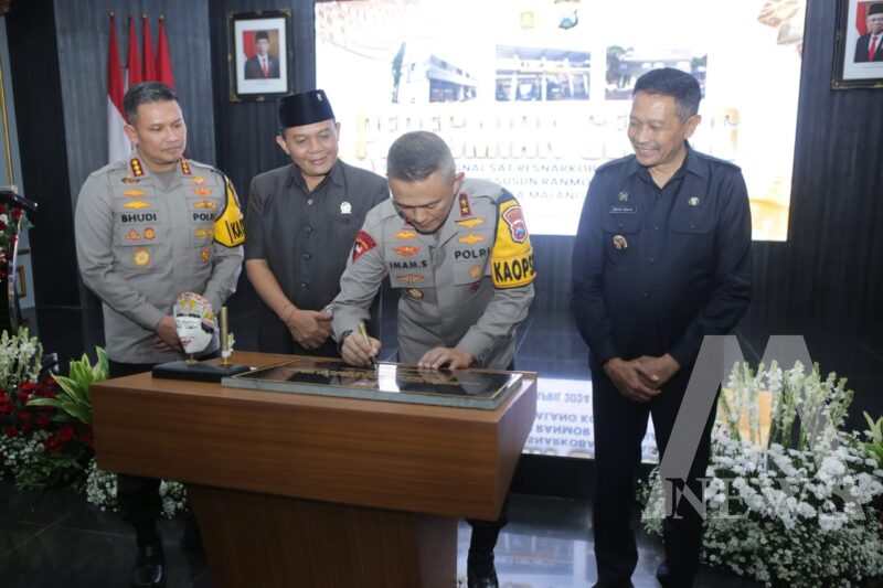 Kapolda Jatim Irjen Pol Drs. Imam Sugianto resmikan gedung opsnal Polresta Malang Kota