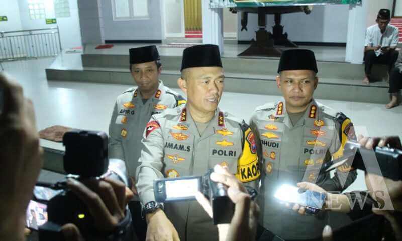 Kapolda Jatim Irjen Pol Drs. Imam Sugianto didampingi Kapolresta Malang Kota Kombespol Budi Hermanto dan Wakapolres AKBP Apip Ginanjar
