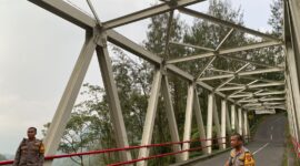 Kapolres Mojokerto AKBP Ihram Kustarto bersama Wakapolres Kompol Yulie Khrisna Cek Jalur Ekstrem Mojokerto - Batu