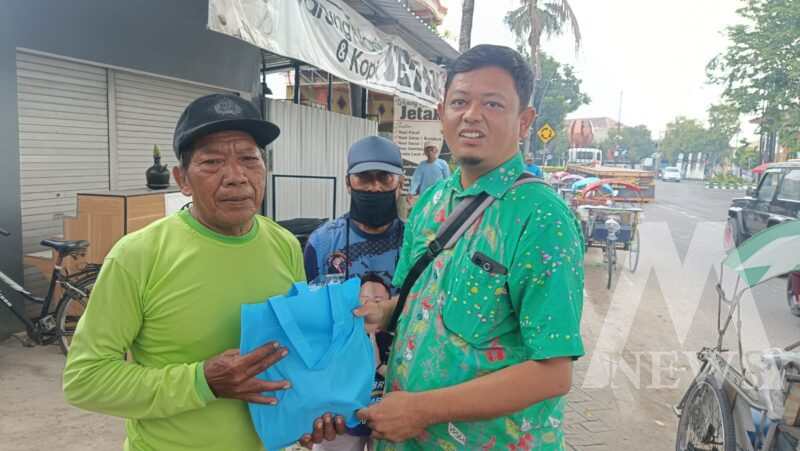 Satresnarkoba Polres Bojonegoro Bagikan Bansos