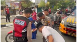 Satsabhara berbagi takjil dan santuni anak yatim