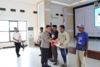 Kapolres Nganjuk AKBP Muhammad Salurkan Zakat Fitrah