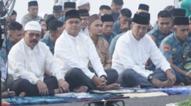 Dankodiklatal Letjen TNI Marinir Nur Alamsyah Sholat Idul Fitri