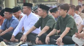 Kapolres Nganjuk AKBP Muhammad Shalat Idul Fitri bersama