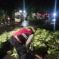 Polres Kediri Kota Evakuasi Pohon Tumbang