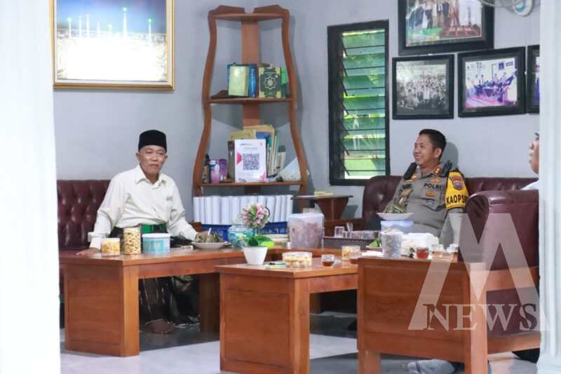 Kapolres Bojonegoro AKBP Mario Prahatinto silaturahmi ke tokoh agama