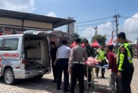 Polisi beri pertolongan pemudik pingsan di bus