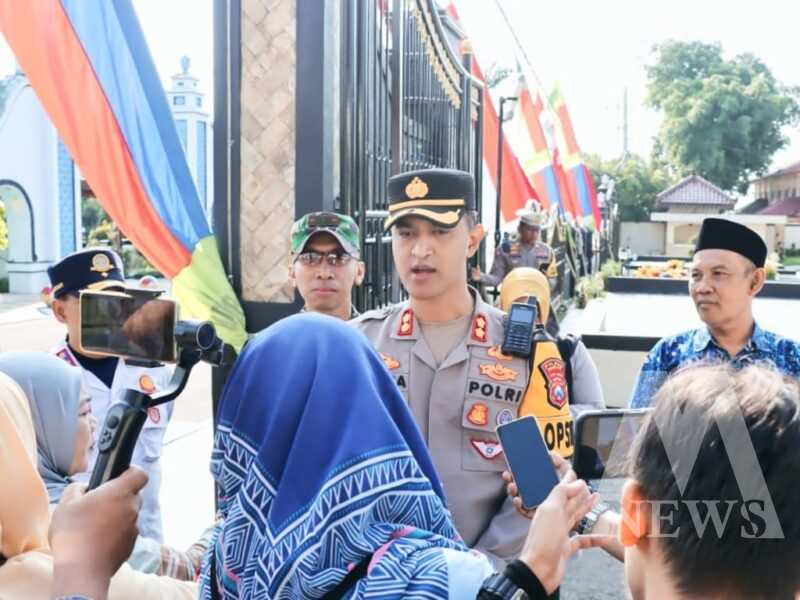 Kapolres Magetan AKBP Satria Permana dan Forkopimda berangkatkan 350 pemudik balik ke Surabaya