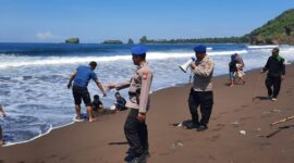 Satpolairud Polres Jember lakukan pengamanan wisata pantai
