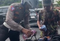 Polres Kediri Kota bantu pemudik mogok di Kota Kediri