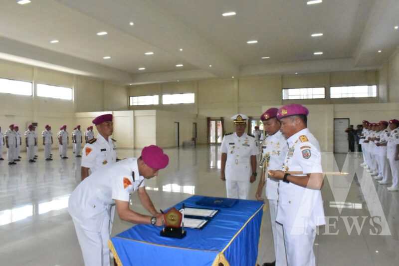 Dankodikmar Kodikalatal Brigjen TNI Marinir Samson Sitohang pimpin sertijab