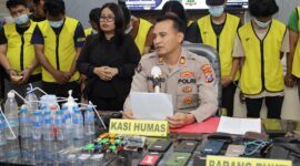 Polrestabes Surabaya tangkap 11 orang beserta barang buktinya