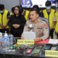 Polrestabes Surabaya tangkap 11 orang beserta barang buktinya