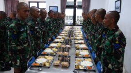 Dansatdik - 1 gelar makan siang bersama siswa