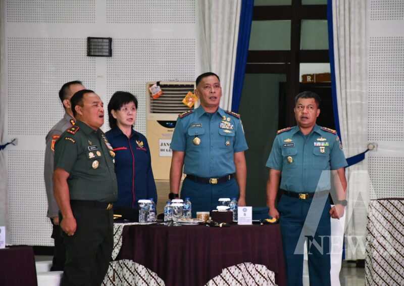 Danpuslatdiksatmil Kolonel Laut (P) Irwan S.P. Siagian