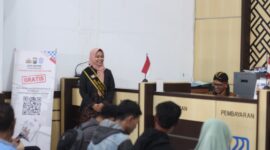 Satpas SIM Polres Kediri Kota gunakan pakaian adat