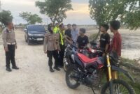 Polsek Galis bersama Satlantas Polres Pamekasan amankan 13 motor knalpot non Spektek saat patroli KRYD