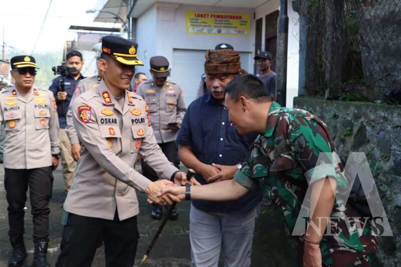 Kapolres Batu AKBP Oskar Syamsuddin saat Jum'at Curhat
