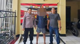 Polsek Kenjeran tersangka beserta barang buktinya