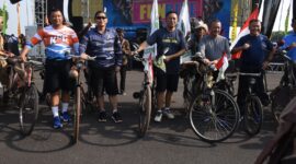 Dankodiklatal Letjen TNI Marinir Nur Alamsyah didampingi Gubernur AAL, Pangkoarmada ll, Danpuspenerbal, Komandan STTAL dan Kapusjianmar